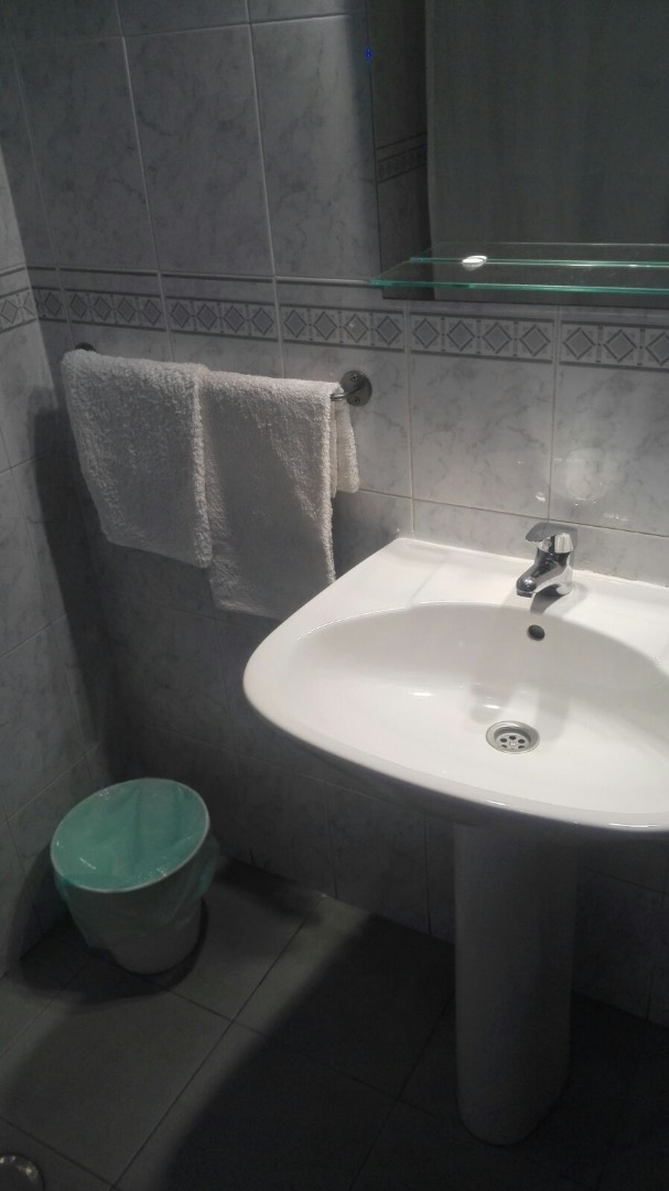 Hostal Marbella Travelers