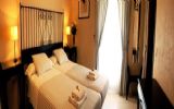 Hostal Trafalgar