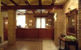 Hotel Ad Hoc